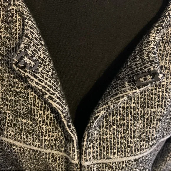 Cabi Black and White Textured Oversized Shacket Womens LARGE - Picture 4 of 10